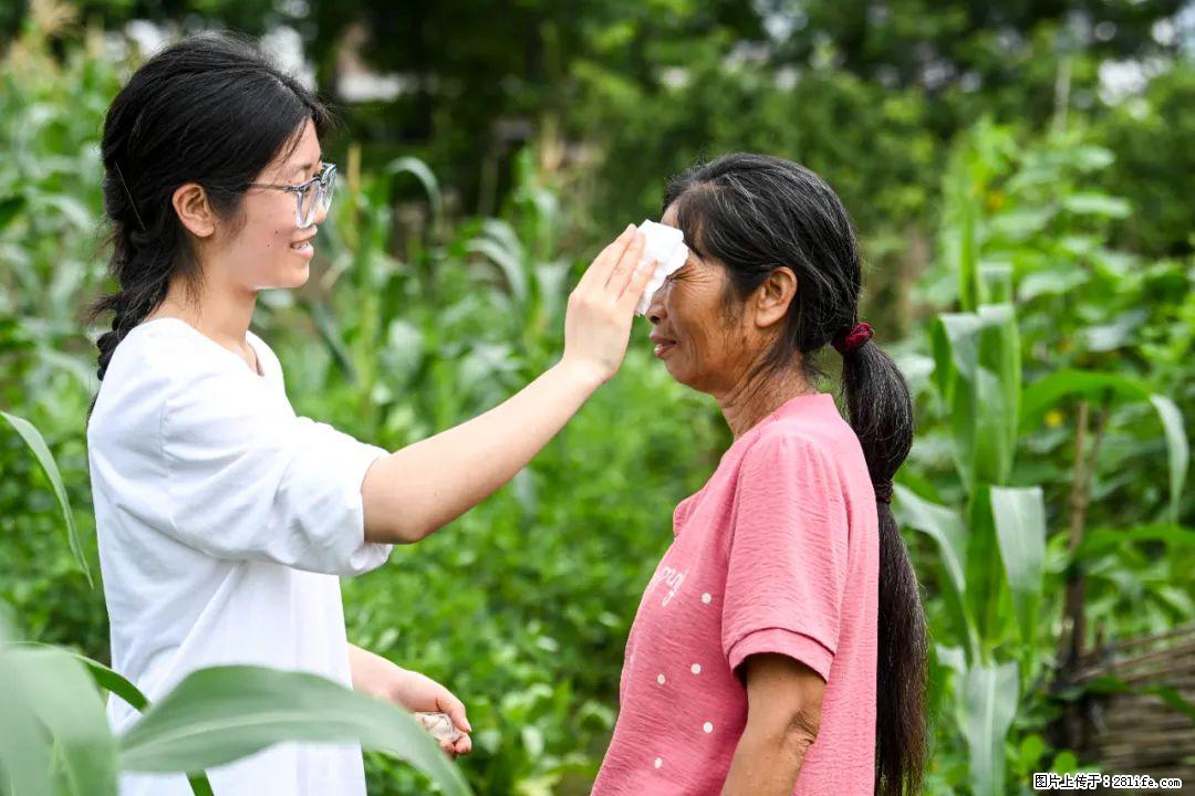 全网追的“扁担女孩”,找了一份暑假工,时薪12元 - 台州生活资讯 - 台州28生活网 tz.28life.com